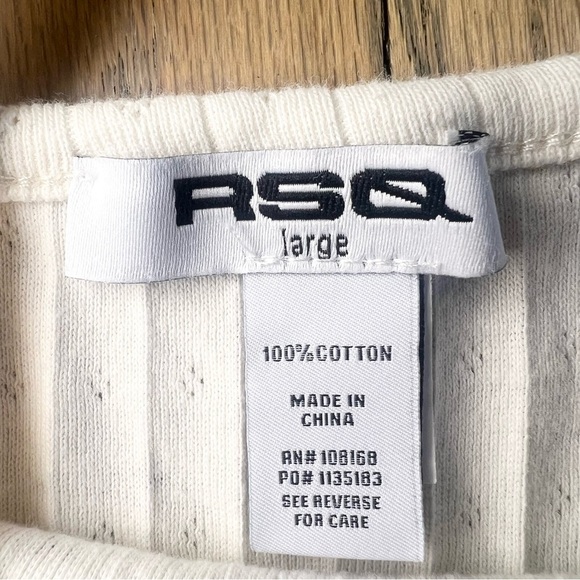 RSQ Tilly’s Girls Print Floral Rosette Crop Length Tee Size Large Girls Sizing - Picture 9 of 10